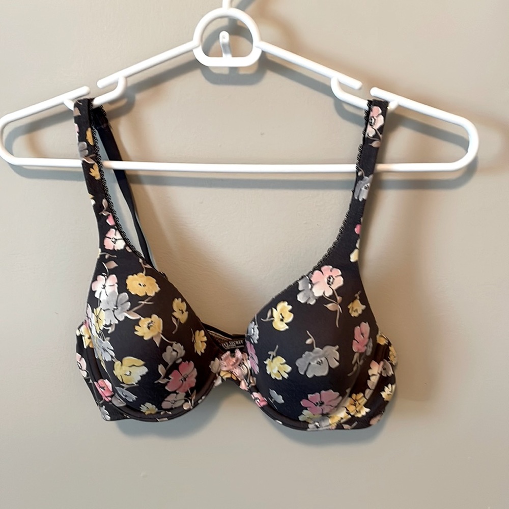 Victoria’s Secret full coverage 34B bra